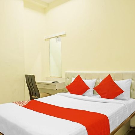 Hotel O 24K Inn Mundhva Buitenkant foto