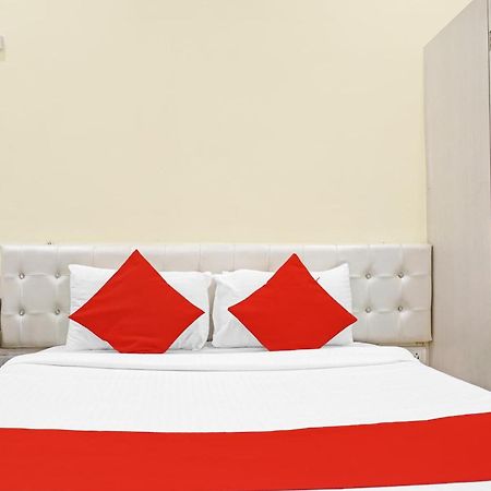 Hotel O 24K Inn Mundhva Buitenkant foto